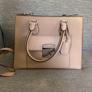 Essentially new Michael Kors purse!